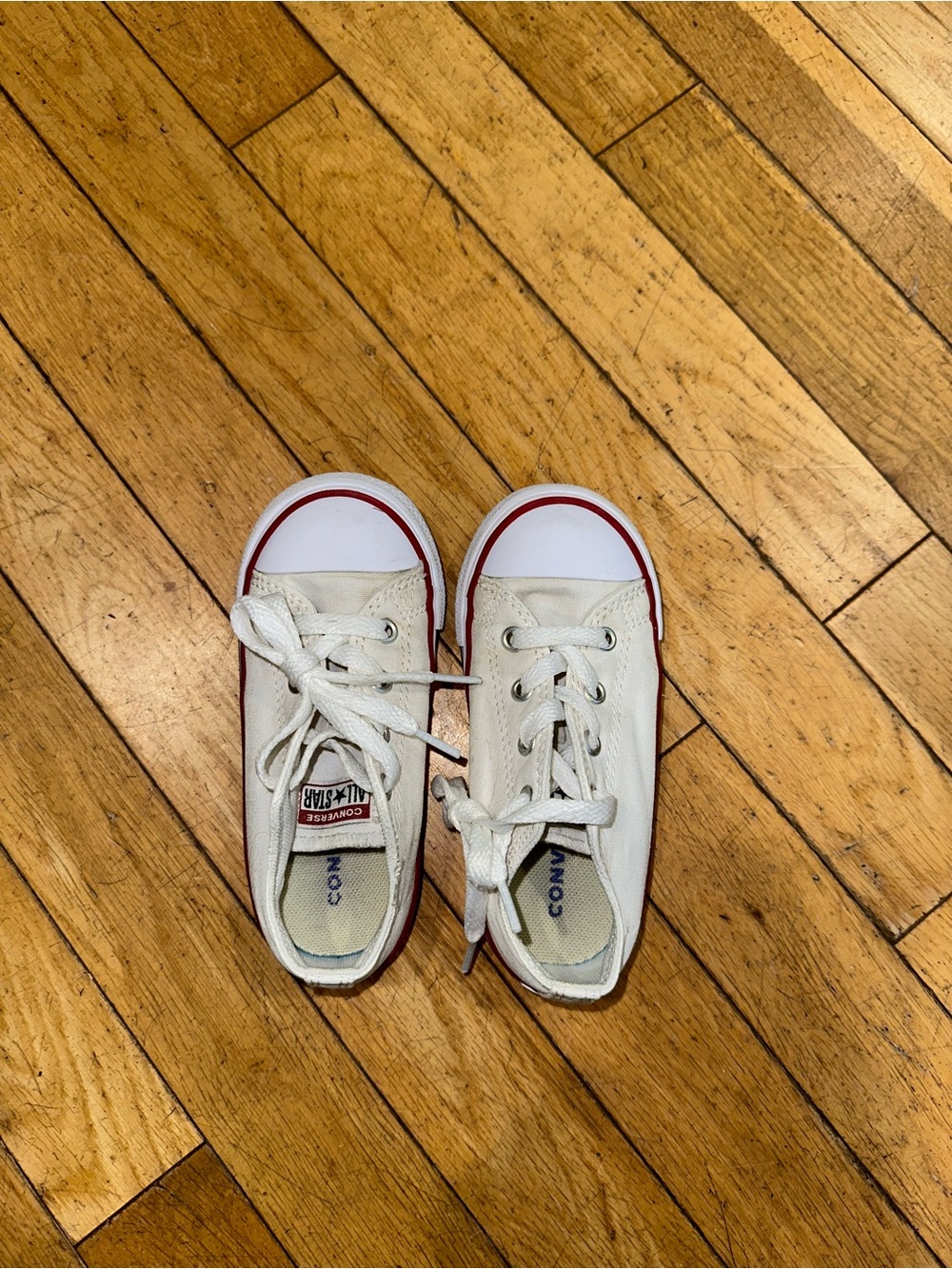 Kid’s Unisex Converse low top shoes sneakers
